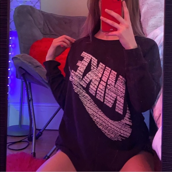 Nike sweater - Picture 3 of 3